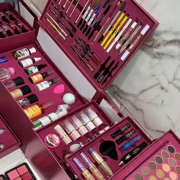 Trendy All-in-One Makeup Kit